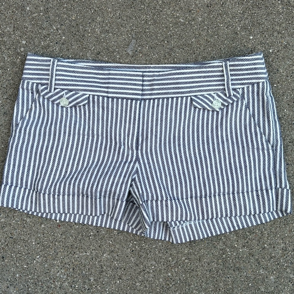 Express Women’s Short Striped Herringbone Size 8